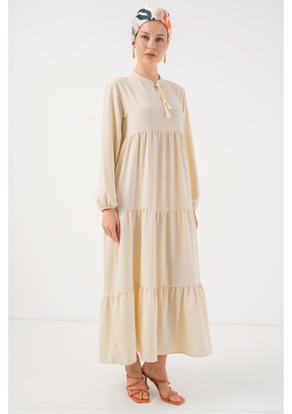 1627 Yaka Bağcıklı Tesettür Elbise - Krem