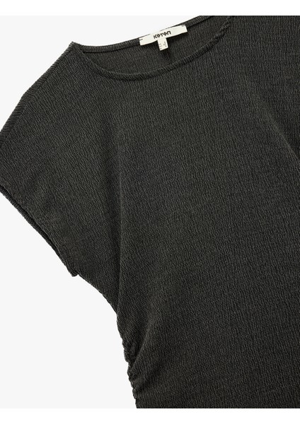 Bürümcük Kumaş Slim Fit Kısa Kollu Bisiklet Yaka Tişört indirimleri