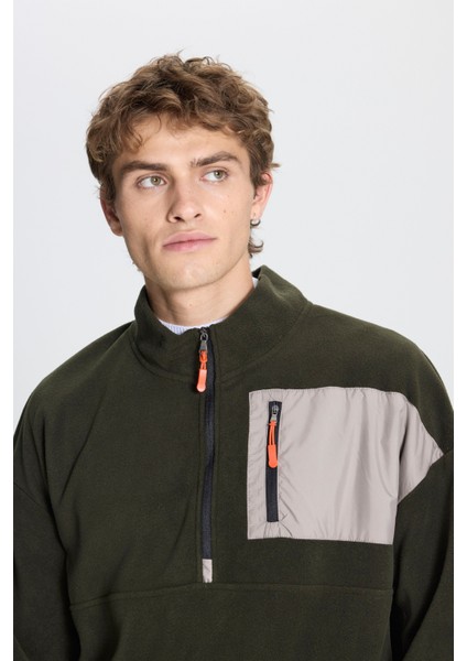 Erkek Haki Oversize Bol Kesim Dik Bato Yaka Cep Detaylı Fermuarlı Soğuk Geçirmez Polar Sweatshirt fırsatları