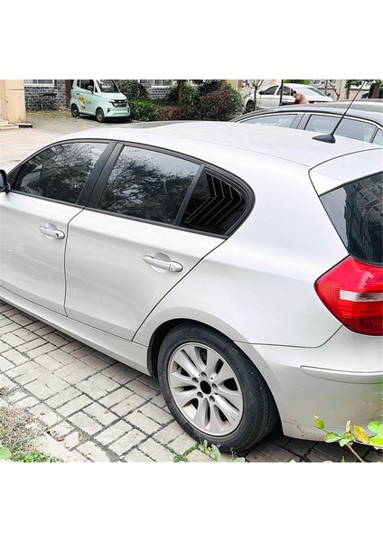 Araba Arka Üçgen Pencere Panjurları Panjurlar Perdeler Kapak Trim Bmw 1 Serisi E87 2005-2011 Parlak Siyah (Yurt Dışından) fiyatları