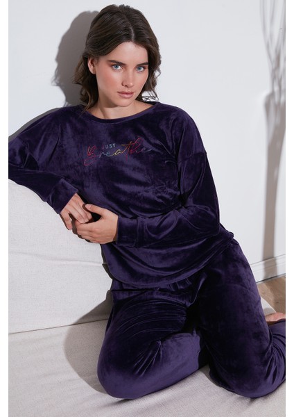 Regular Fit Yumuşak Dokulu Kadife Pijama Takımı Bayan Pijama Takımı 6094200W4