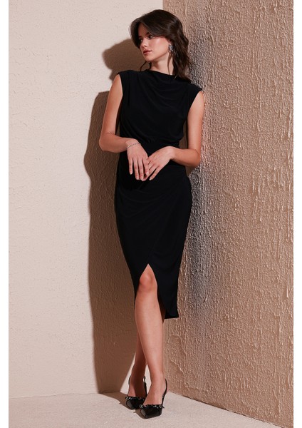 Drape ve Yırtmaç Detaylı Sıfır Yaka Kolsuz Midi Boy Elbise Bayan Elbise 611EL694 fiyatları