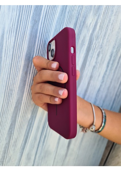 İphone 13-14 Magsafe İle Uyumlu Yumuşak Soft Mükemmel Manyetik Esnek Lansman Silikon Kılıf modelleri