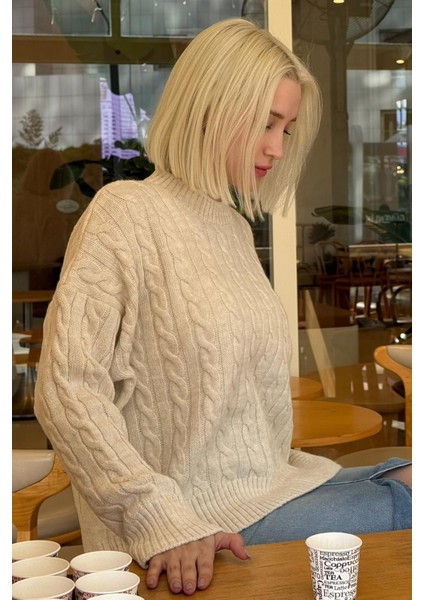 Ekru Bisiklet Yaka Örgü Desenli Kadın Triko Kazak MG2520 modelleri