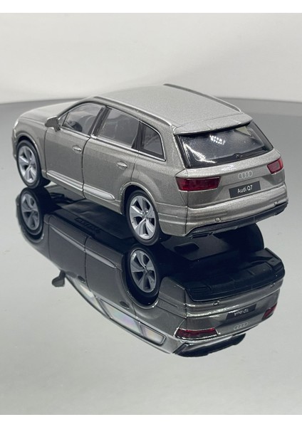 1.36 Ölçek Audi Q7 Metal Oyuncak Araba modelleri