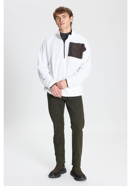 Erkek Beyaz Oversize Bol Kesim Dik Bato Yaka Cep Detaylı Fermuarlı Soğuk Geçirmez Polar Sweatshirt fiyatları