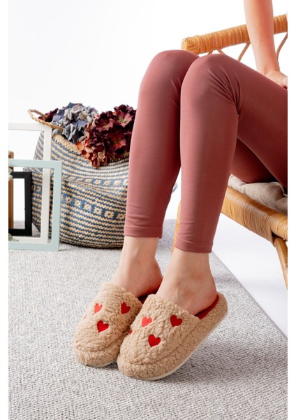 Kadın Peluş Kalpli Ev Terliği Peluş Ev Terliği Misafir Terliği Bohça Terliği