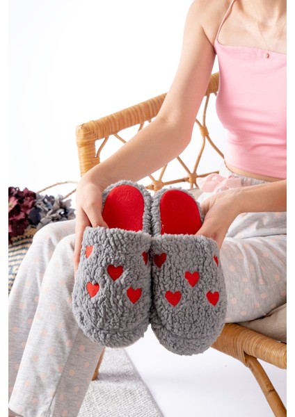 Kadın Peluş Kalpli Ev Terliği Peluş Ev Terliği Misafir Terliği Bohça Terliği modelleri