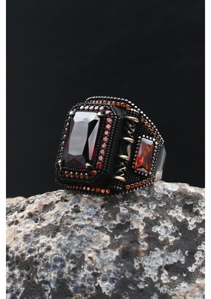 Kırmızı Zirkon Taşlı Kare Tasarımlı 925 Ayar Gümüş Erkek Yüzük 902201 fırsatları