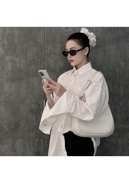 SL M136 001 52-22 Kadın Güneş Gözlüğü – Siyah Asetat Çerçeve, Füme Mat Cam, UV400 fırsatları