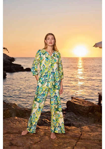 Kadın Desenli Truvakar Kollu Önü Düğmeli V Yaka Alt Üst Takım 25035 fırsatları