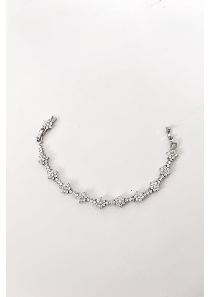 Zirkon Taşlı Çiçek Detaylı Gümüş Vıp Suyolu Bileklik