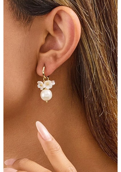 Beyaz Çiçekli Küpe fiyatları