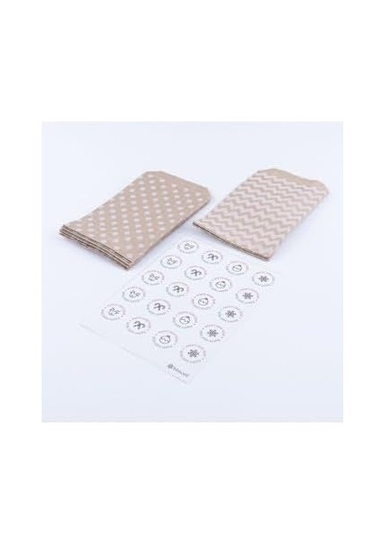 20 Adet Puantiye ve Zikzak Desenli Kese Kağıdı (18X30 Cm) ve Yılbaşı Stickerdan Oluşan Set modelleri