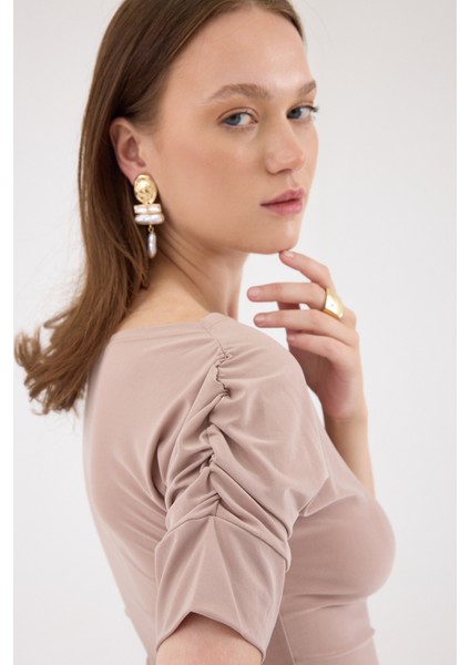 Bej Kayık Yaka Kol Büzgülü Bluz 2515 fırsatları