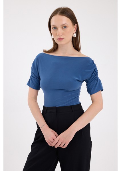 Indigo Kayık Yaka Kol Büzgülü Bluz 2515 fiyatları