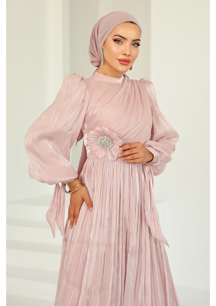 Pilise ve Taşlı Broş Detaylı Yoyo Ipek Tesettür Abiye Elbise Pudra 1244 fırsatları