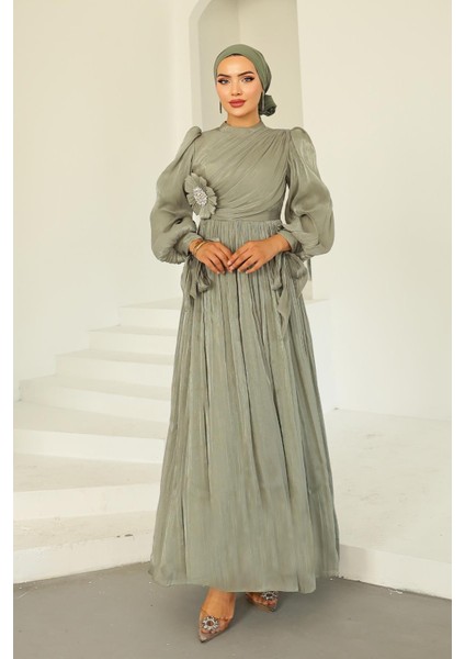 Pilise ve Taşlı Broş Detaylı Yoyo Ipek Tesettür Abiye Elbise Açık Yeşil 1244 modelleri