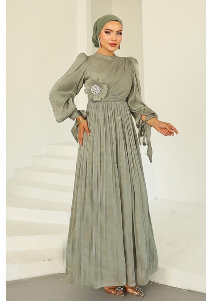 Pilise ve Taşlı Broş Detaylı Yoyo Ipek Tesettür Abiye Elbise Açık Yeşil 1244 indirimleri