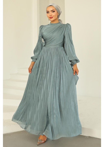 Pilise ve Taşlı Broş Detaylı Yoyo Ipek Tesettür Abiye Elbise Su Yeşili 1244