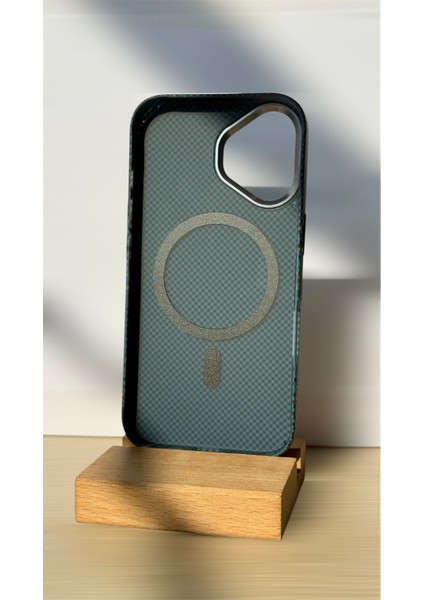 iPhone 16 Armıd Karbon Fiber Kılıf modelleri