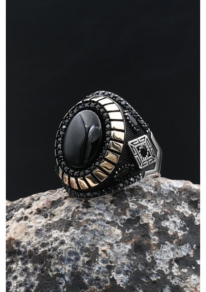 Oniks Taşlı 925 Ayar Gümüş Erkek Yüzük Zirkon Taş Süslemeli 902207