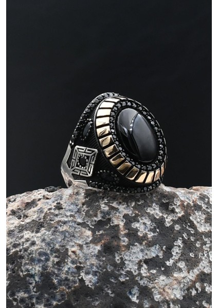 Oniks Taşlı 925 Ayar Gümüş Erkek Yüzük Zirkon Taş Süslemeli 902207 modelleri