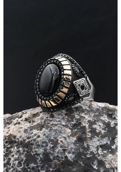 Oniks Taşlı 925 Ayar Gümüş Erkek Yüzük Zirkon Taş Süslemeli 902207 indirimleri