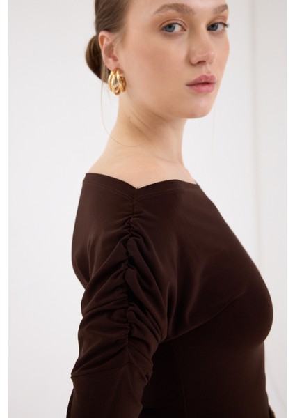 Kahve Kayık Yaka Kol Büzgülü Bluz 2433 fırsatları