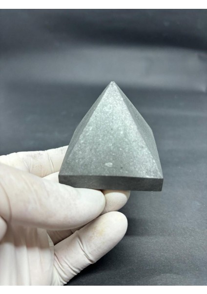 Şungit Doğaltaş Piramit Özel Yapım
