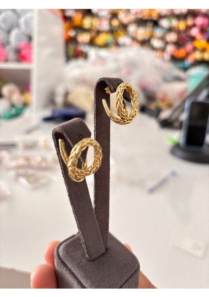 Paslanmaz Çelik Örgü Desenli Altın Kaplama Halka Küpe – Kararmayan Şık Kadın Küpe