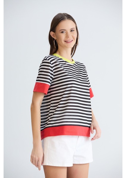 Etek ve Kol Bantlı Tshirt Nar fiyatları