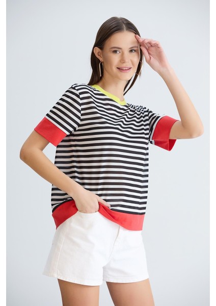 Etek ve Kol Bantlı Tshirt Nar fırsatları