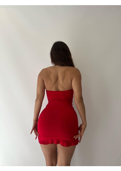 Kırmızı Askılı Toka ve Göğüs Dekolteli Mini Elbise modelleri