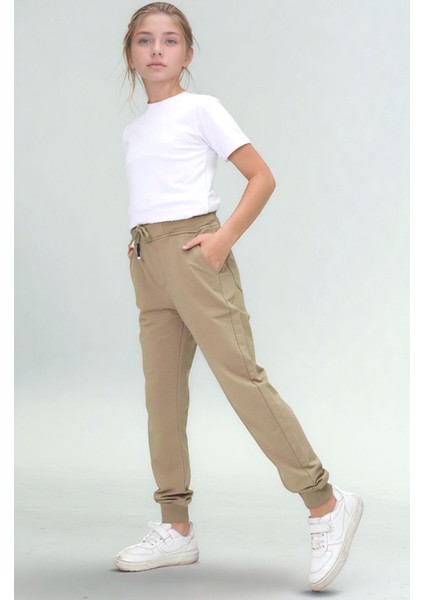 Kız Çocuk Bej Pamuklu Okul Pantolonu Lastikli Bel ve Paça Rahat KESIM-PNT-2027-K