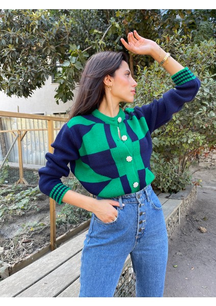 HRK0004 Kadın Fuşya Geometrik Desenli Düğmeli Triko Hırka