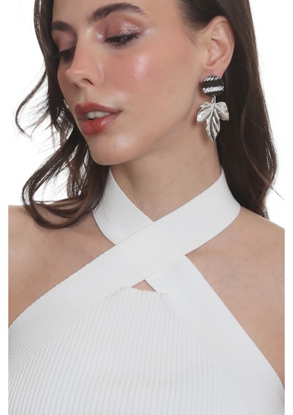 Kadın Çivili Model Yaprak Formlu Küpe fiyatları