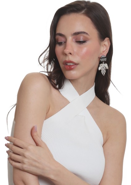 Kadın Çivili Model Yaprak Formlu Küpe modelleri