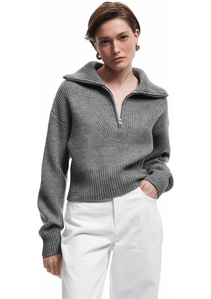 Uzun Kollu Dik Yaka Yarım Fermuarlı Triko Kazak fiyatları