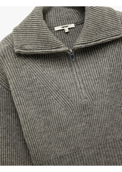 Uzun Kollu Dik Yaka Yarım Fermuarlı Triko Kazak indirimleri