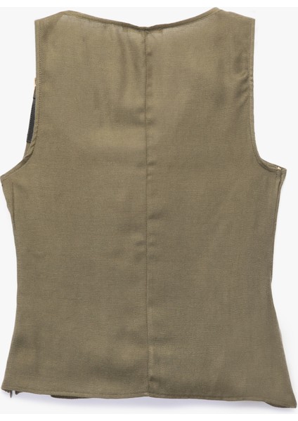 Keten Karışımlı Aksesuar Detaylı Degaje Yaka Kolsuz Bluz indirimleri