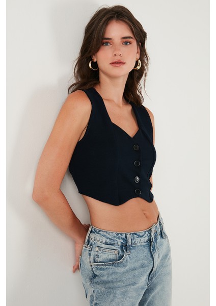 Slim Fit Kalp Yaka Düğmeli Kalın Askılı Crop Yelek Bayan Yelek 5865497 modelleri