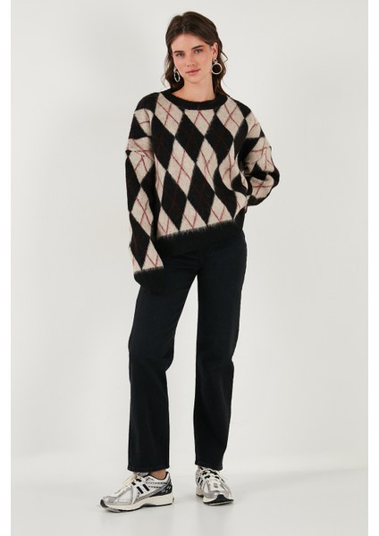 Oversize Fit Bisiklet Yaka Baklava Desenli Yumuşak Dokulu Kazak Bayan Kazak 4616223 fiyatları