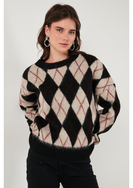 Oversize Fit Bisiklet Yaka Baklava Desenli Yumuşak Dokulu Kazak Bayan Kazak 4616223