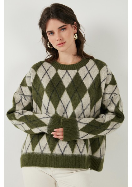 Oversize Fit Bisiklet Yaka Baklava Desenli Yumuşak Dokulu Kazak Bayan Kazak 4616223 fırsatları