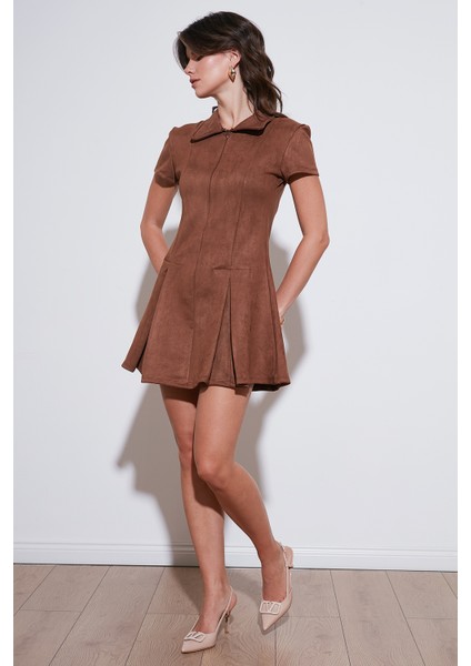 Regular Fit Fermuarlı Polo Yaka Kısa Kollu Pileli Süet Elbise Bayan Elbise 5866438