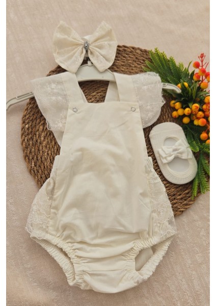 Kız Bebek Dantel Işlemeli Salopet Taş Detaylı Şık Babet Çorap ve Fiyonk Saç Bandı Seti Mevlit Elbise fiyatları