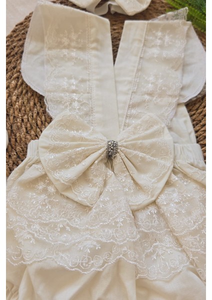 Kız Bebek Dantel Işlemeli Salopet Taş Detaylı Şık Babet Çorap ve Fiyonk Saç Bandı Seti Mevlit Elbise modelleri