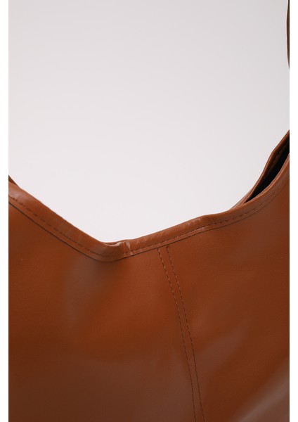 Taba SHK208 Yumuşak Suni Deri ,tek Bölmeli, Çıtçıtlı Ayarlanabilir Askılı Kol ve Omuz Çantası