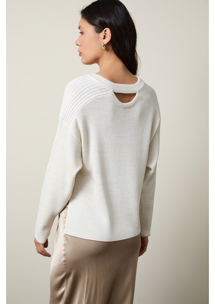 Mini Payetli V Yaka Sırt Detaylı Kazak fırsatları